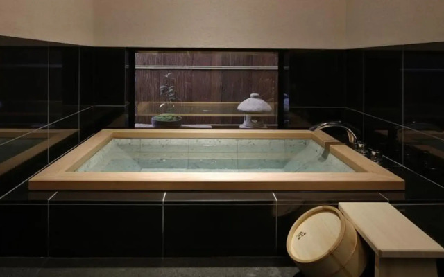 Kyomachiya Ryokan Sakura Urushitei Guest House