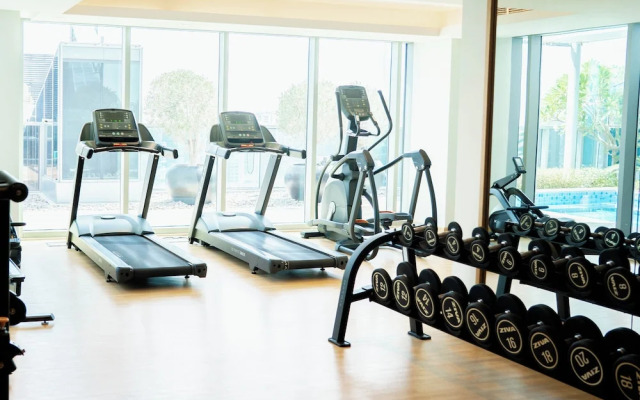 Luxury Studio Rooftop Pool & Gym Access