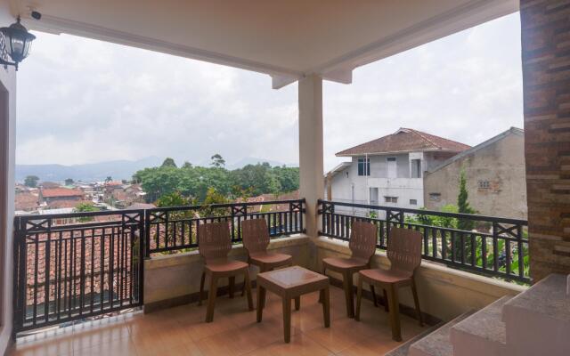 OYO 2938 Penginapan Bumi Ahsan 102 Syariah