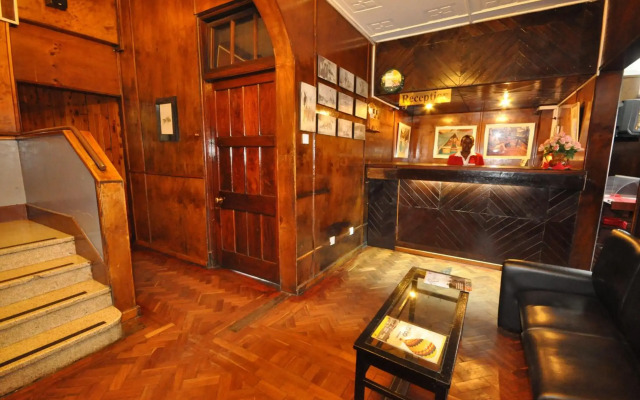 Oakwood Hotel