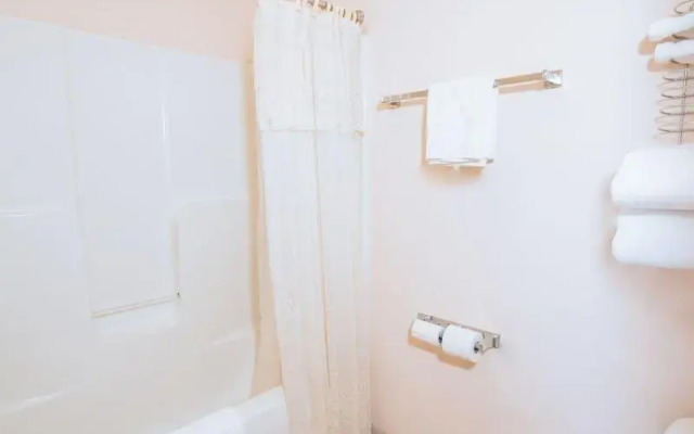 Our Guest Inn and Suites - Downtown