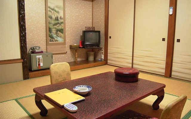 Toushijima Onsen Suzunami