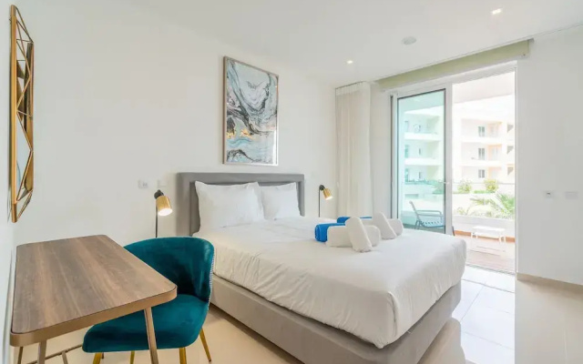 Lagos Marina View 4 With Pool by Homing