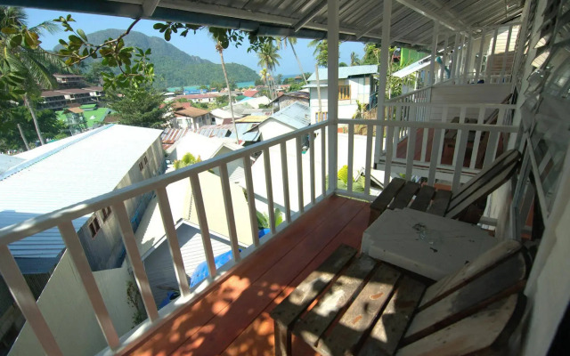 Phi Phi Uphill Cottage