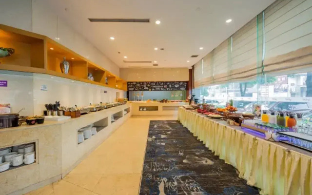 Yitel Shanghai Hongqiao Hub National Convention and Exhibition Center Store