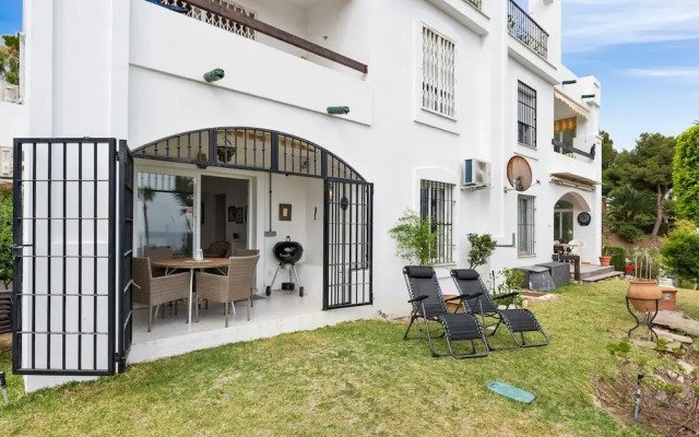 Amazing Pool and Garden Apartment by Costarentals - Ref 253