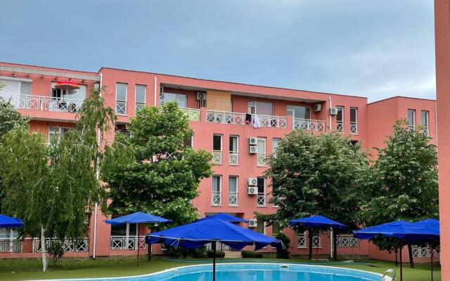 Sunny Day 6 Apartment