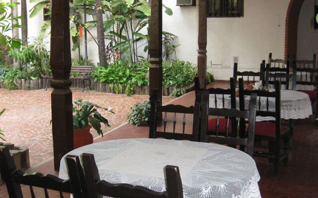 Urbari Apartment Hotel