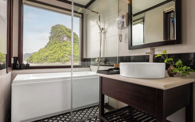 Rosa Cruise Halong