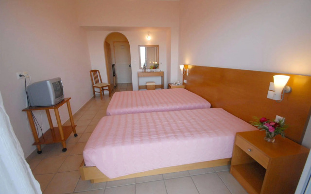 Limanaki Hotel