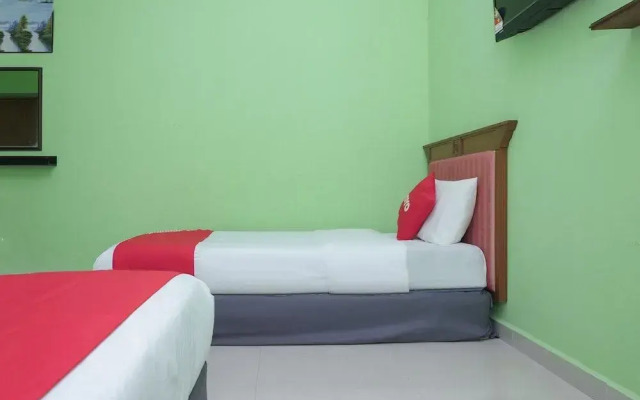 OYO 90018 River Village Hotel