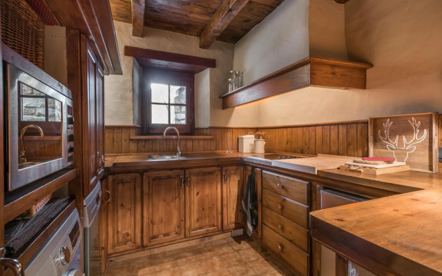 Casa Es Pletieus by Totiaran