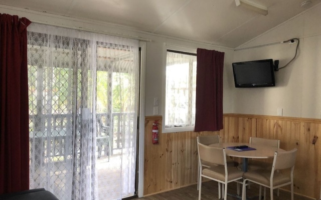 Twin Dolphins Holiday Park – Guest Rooms – Tuncurry