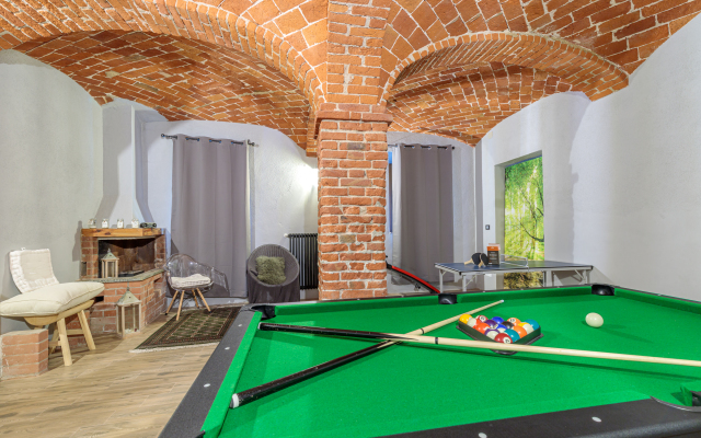 Cascina Liebe with sauna among vineyards