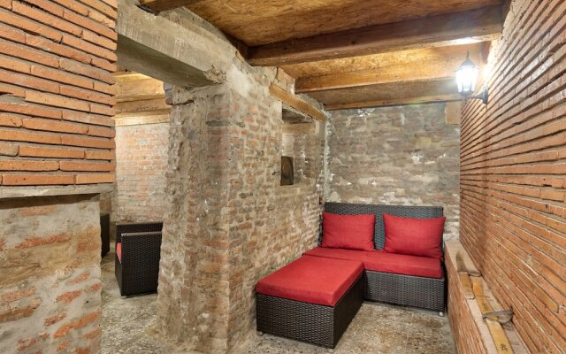 Q&B Hotel