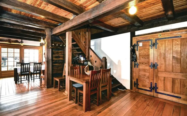 Awesome Home in Jastrebarsko With 6 Bedrooms and Wifi