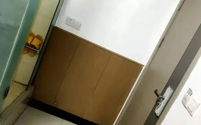 Yilong Jiajia Business Hotel