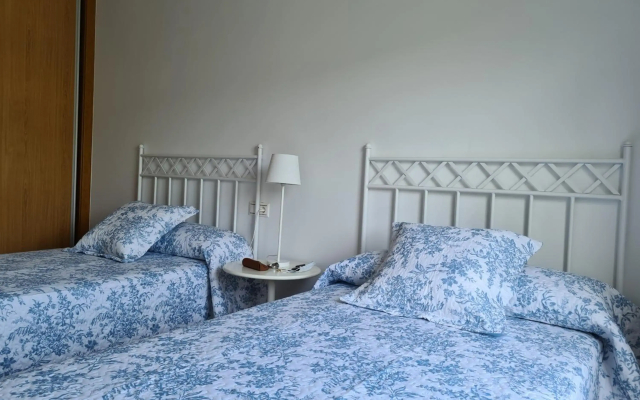 Mar azul en puerto azul