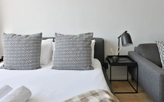 Modern Apt Co-working East City