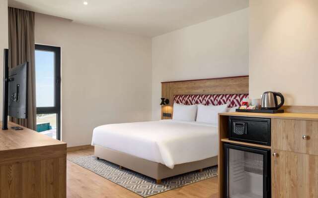 Ramada Encore By Wyndham Zomin