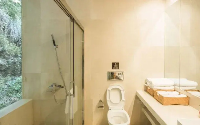 Anji Valley House Hotel