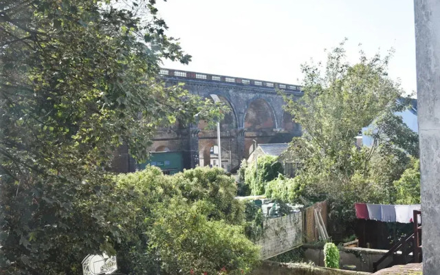 Contemporary 2 Bedroom Flat in Brighton