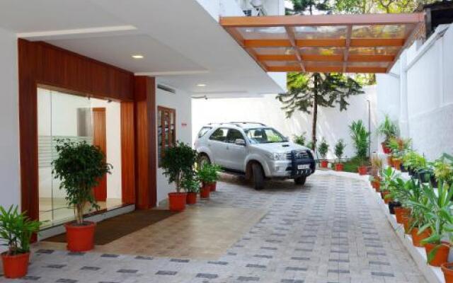 Iswarya Residency