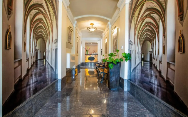 Aparthotel Globus