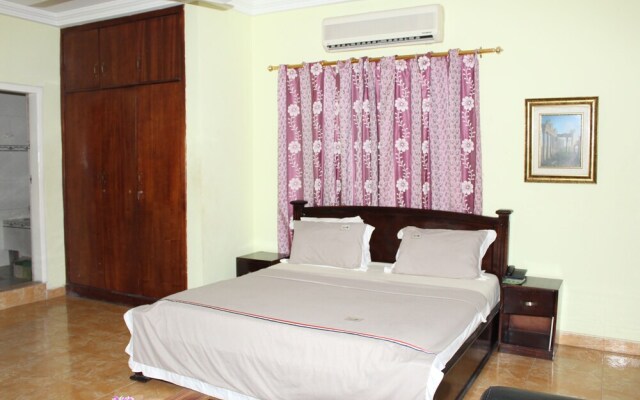 Gorsben Royal Lodge Hotel