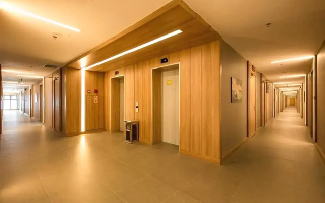 Republic Plaza Apartment