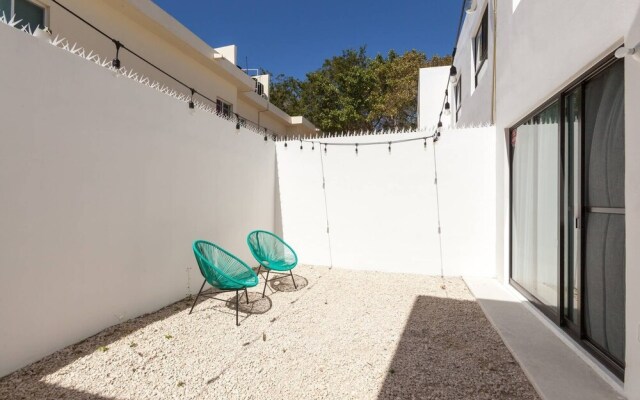 Pu-kka House By Perlitas Home