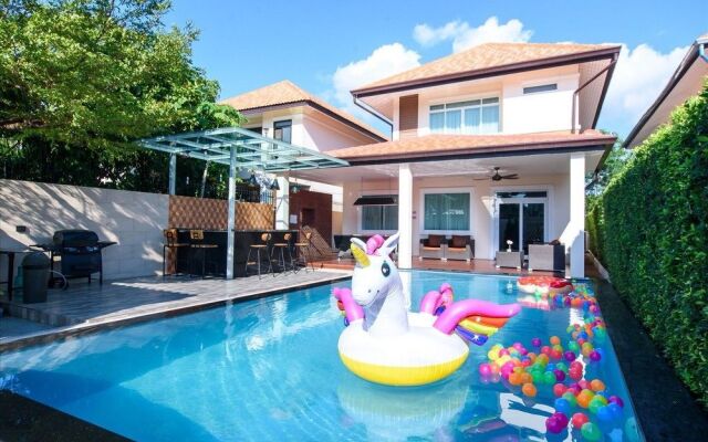 Exquisite Pool Villa A