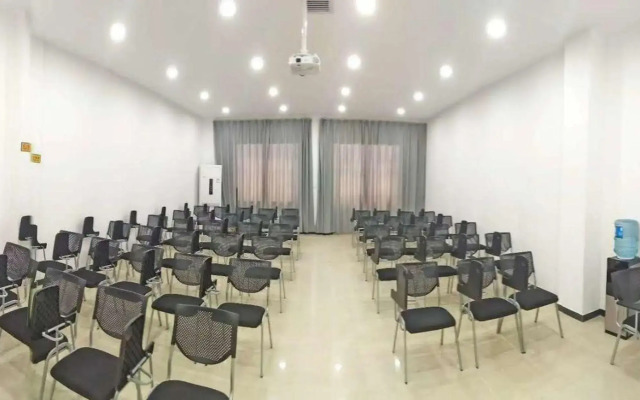Qianhao Business Hotel
