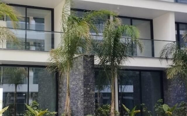 23 Grand Sapphire 2 Bedrooms 2 Shower, Pool, Beach
