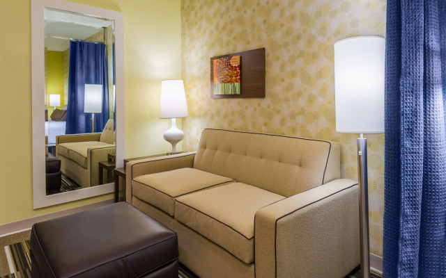 Home2 Suites by Hilton Buffalo Airport / Galleria Mall