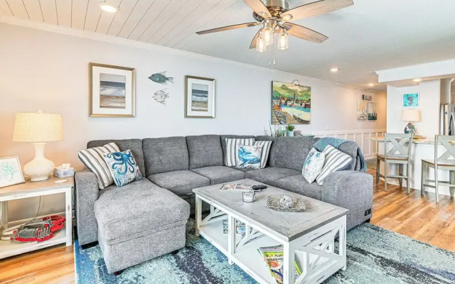 On-the-beach Escape: Oceanfront in Surfside!