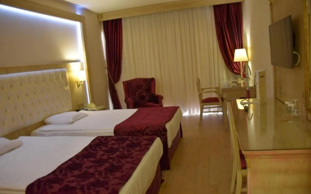 Ege Palas Business Hotel