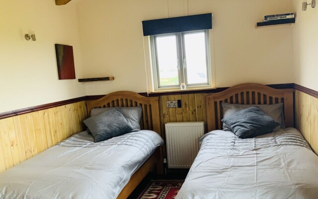 Easter Airfields off Grid Shepherds hut