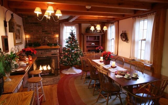 Seven Sea Street Inn