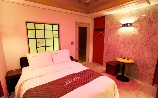 Yeongdeungpo Jardin Hotel