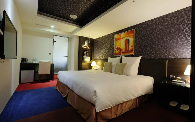 V-one Vogue Hotel