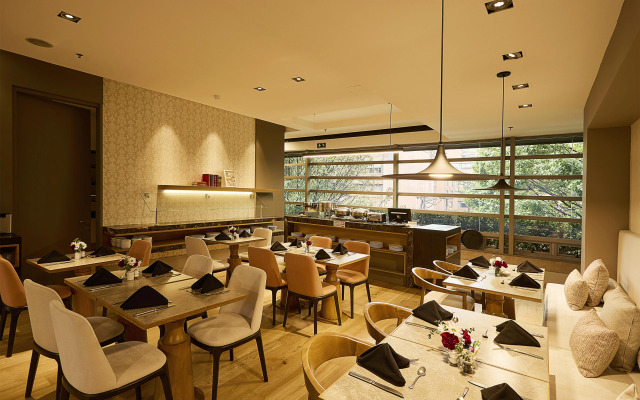 EK Hotel By Preferred Hotels Group