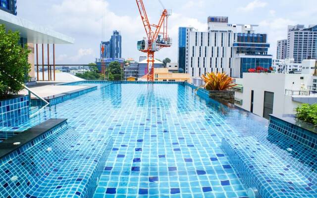 Sixty Six Pattaya Beach Road Apartment