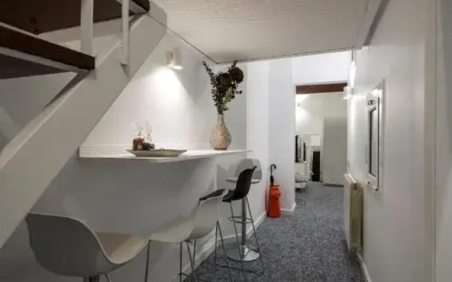 Fewdays Barcelona Apartments