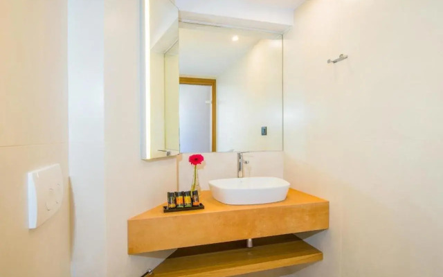 M City Hotel