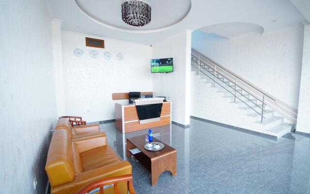 Hotel 725