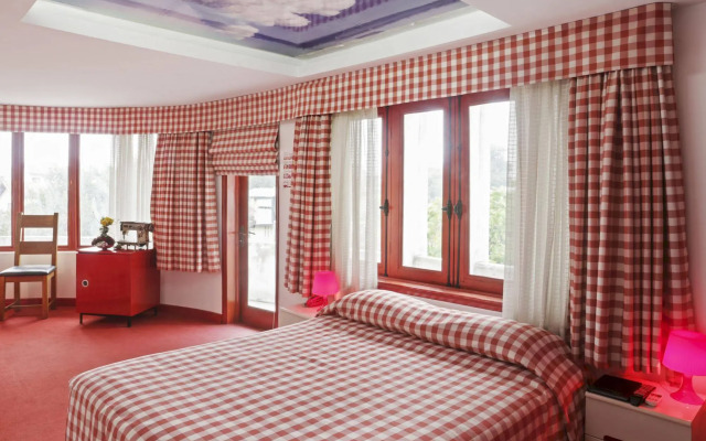 Thang Long Espana Hotel