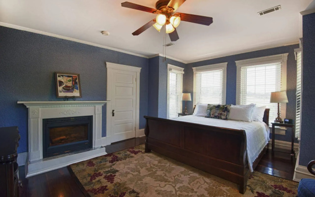 Steeles Tavern Manor