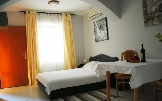 Veronica V Guest House