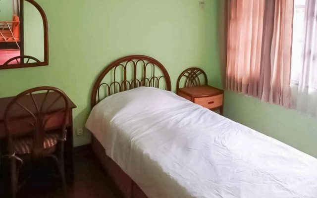 RedDoorz Plus near Tugu Mercusuar Anyer